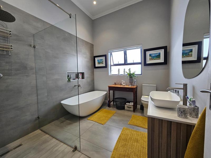 3 Bedroom Property for Sale in Britannia Bay Western Cape
